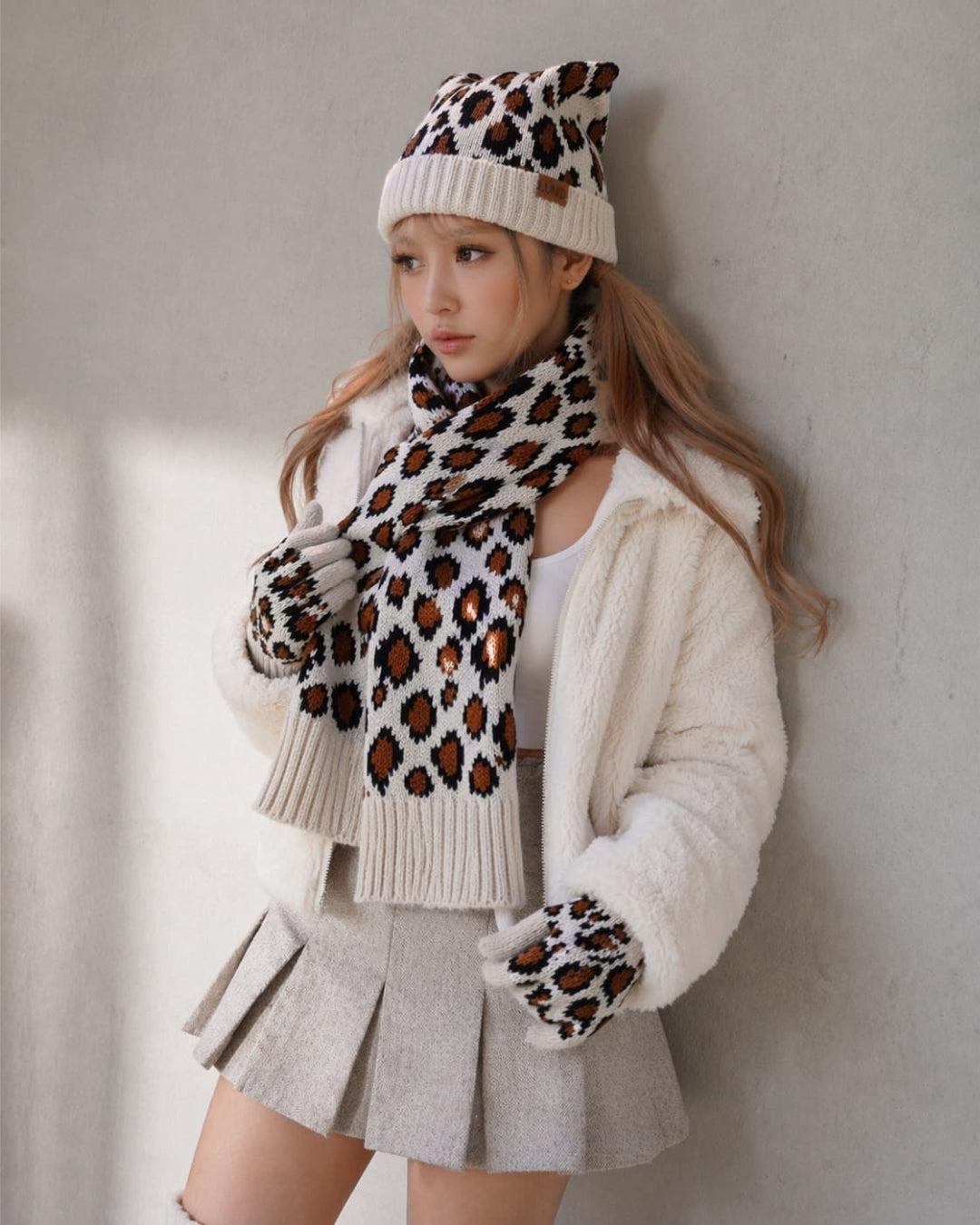 GyaruLab Beanie Scarf Gloves 3-Piece Winter Set