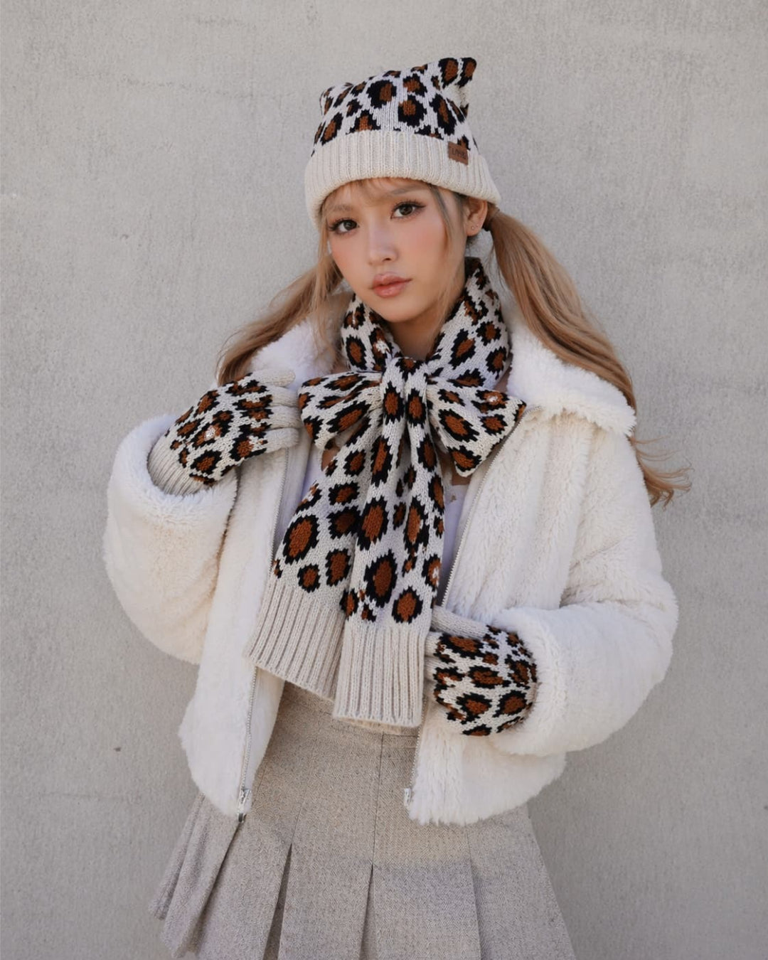 GyaruLab Beanie Scarf Gloves 3-Piece Winter Set
