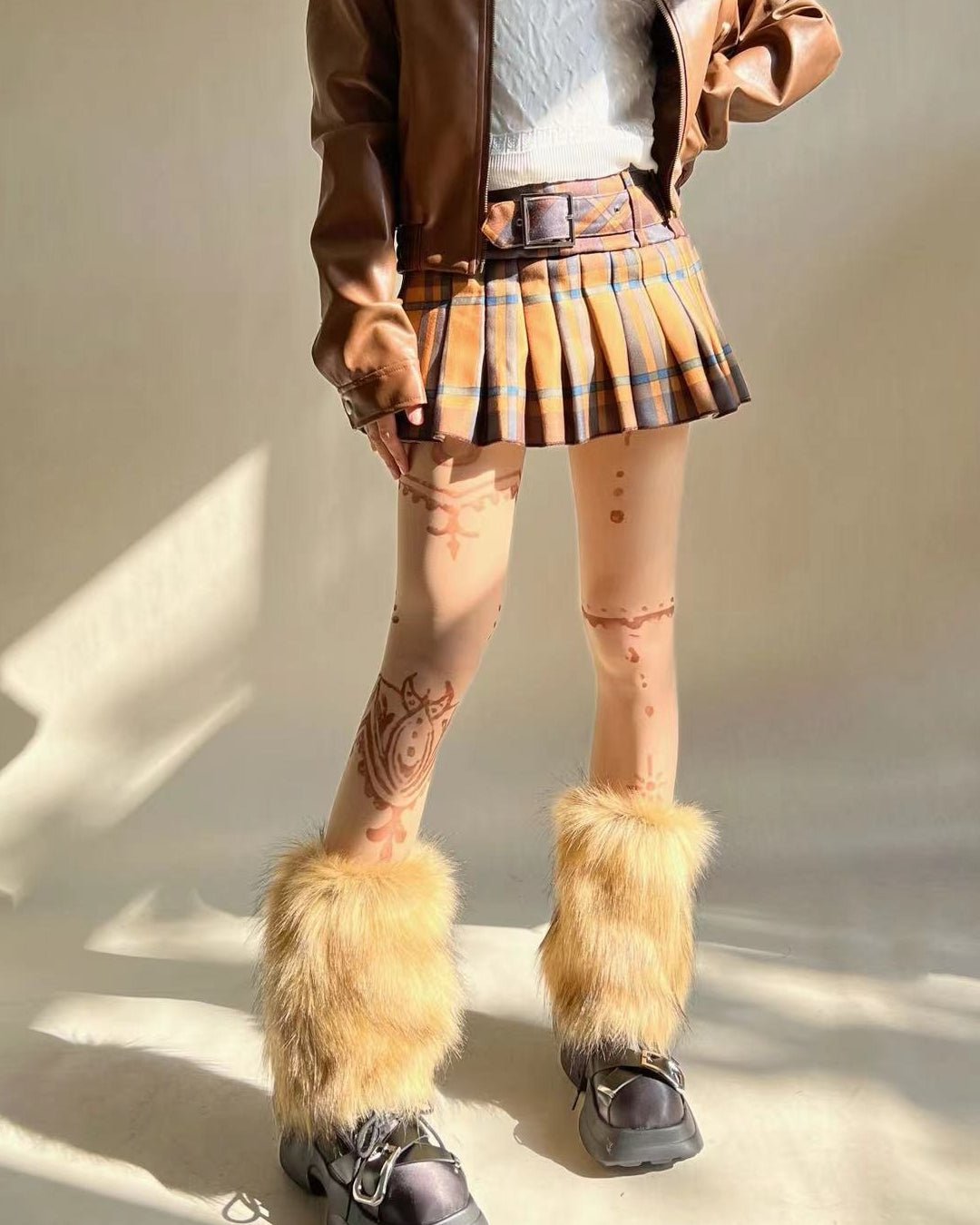 GyaruLab "Arctic Plush" Faux Fur Leg Warmers - GyaruLab