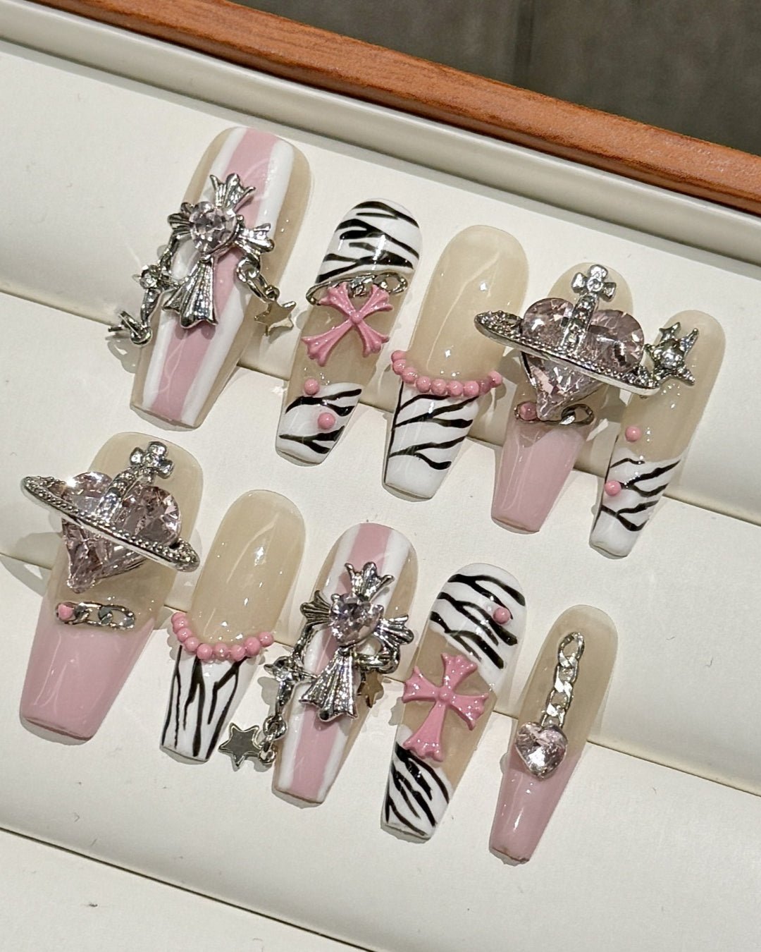 GyaruLab "Cosmic Zebra" Pink Orb Nails - GyaruLab