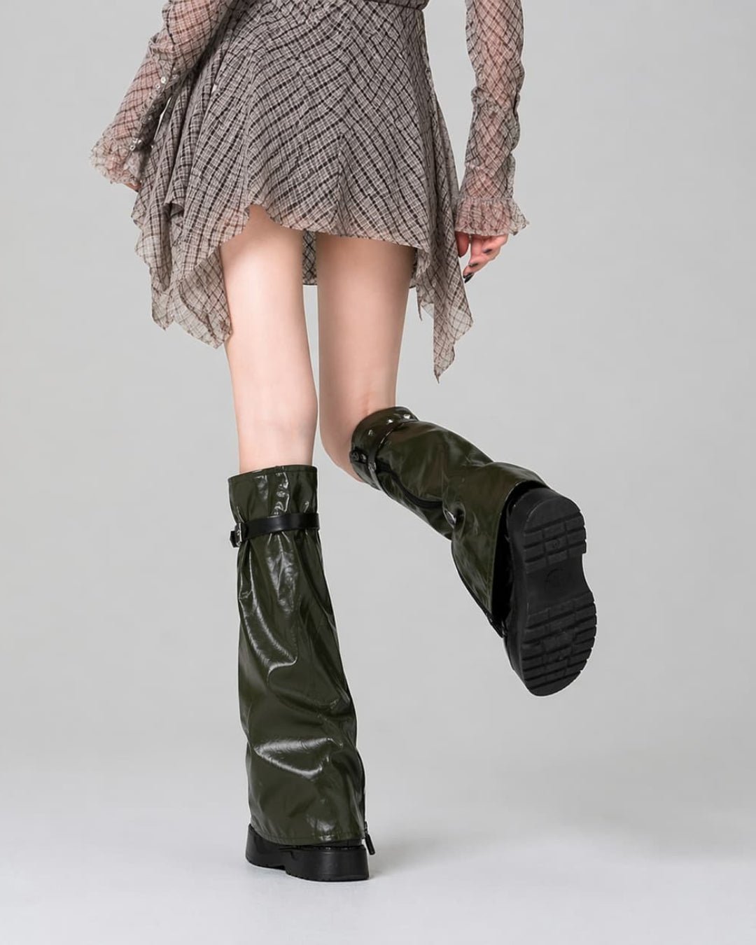 GyaruLab Y2K Zip Buckle Leg Warmers - GyaruLab
