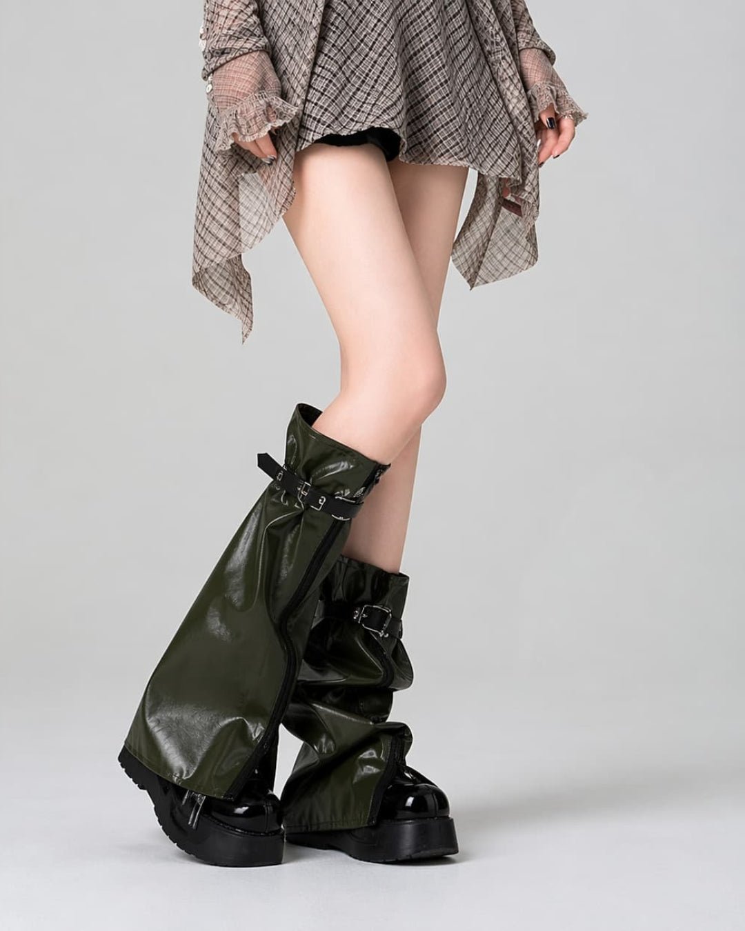 GyaruLab Y2K Zip Buckle Leg Warmers - GyaruLab